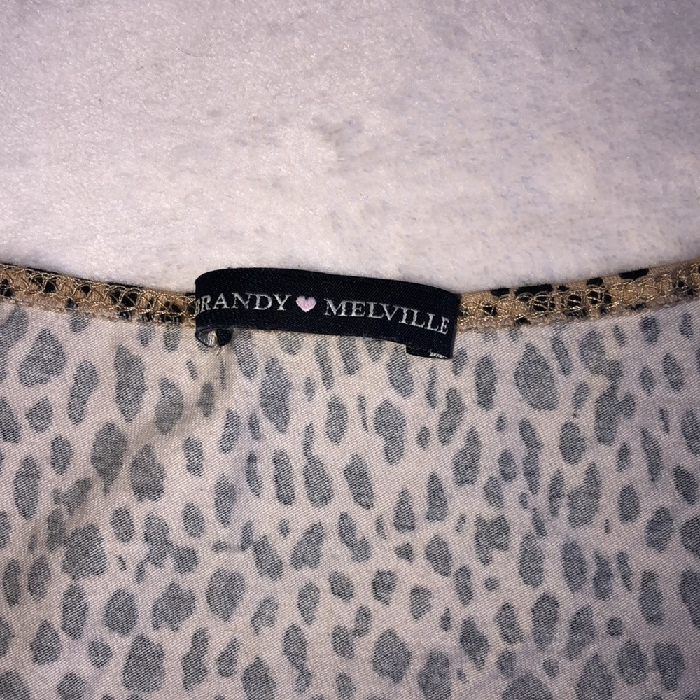 Brandy Melville Cotton Leopard Tie Front Short Sleeve Crop Top - Picture 4 of 5